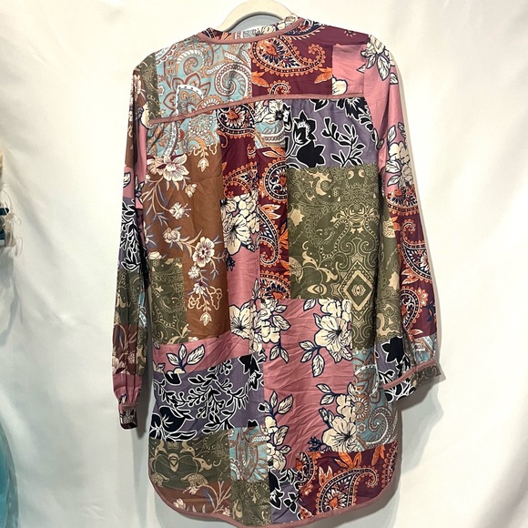 Soft Surroundings Alvadore Fleur Patchwork Print Satin Top - Picture 11 of 12